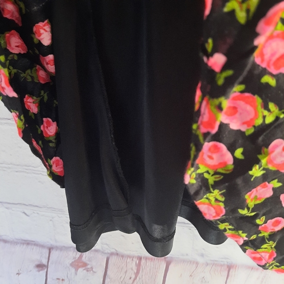 TOBI Black Red Floral Print Mini Dress Size M - Picture 9 of 15